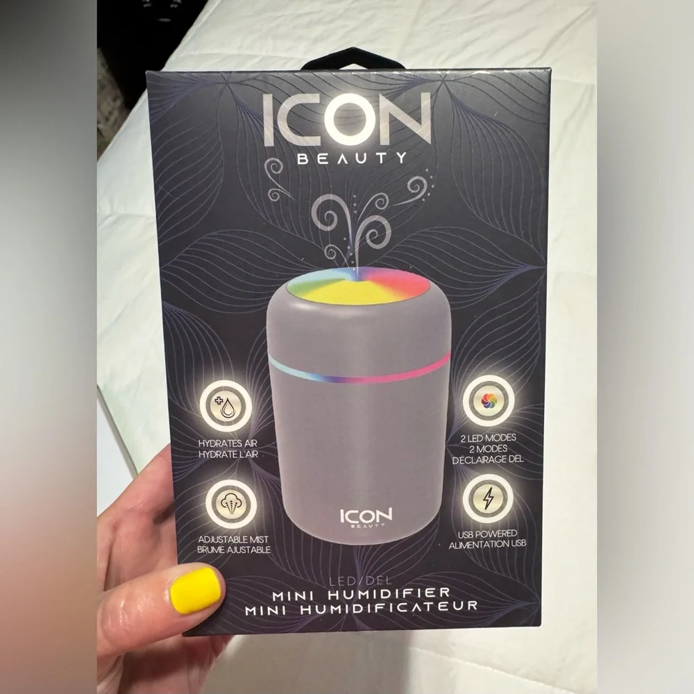 ICON Beauty LED Mini Humidifier - Picture 1 of 6